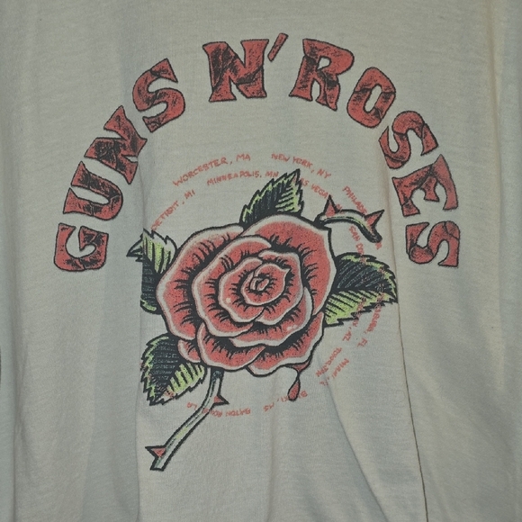Guns N' Roses Rose Graphic Tee - Crop Top- Off-White - Picture 4 of 4